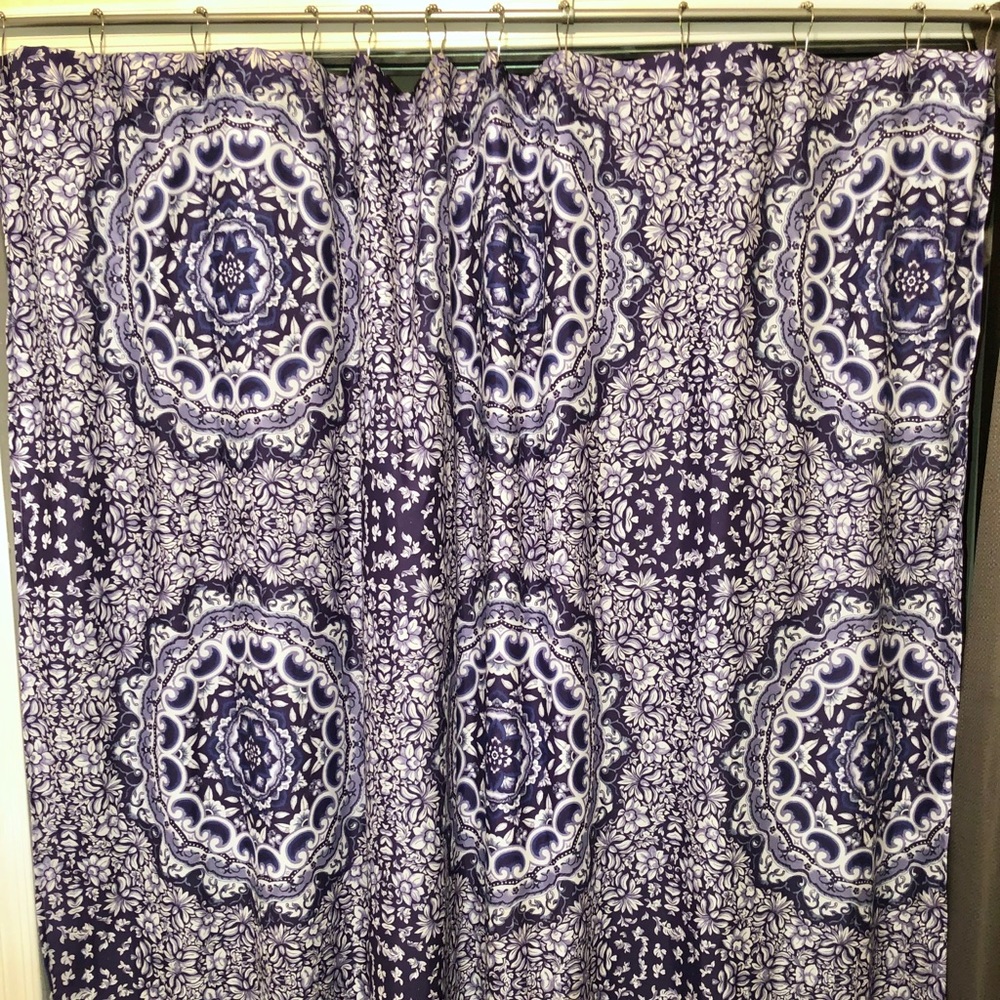 Jessica Simpson shower curtain medallion 🚿💙💜